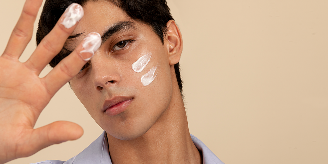 Guía de skincare para Hombres: Cuidado de la piel en casa